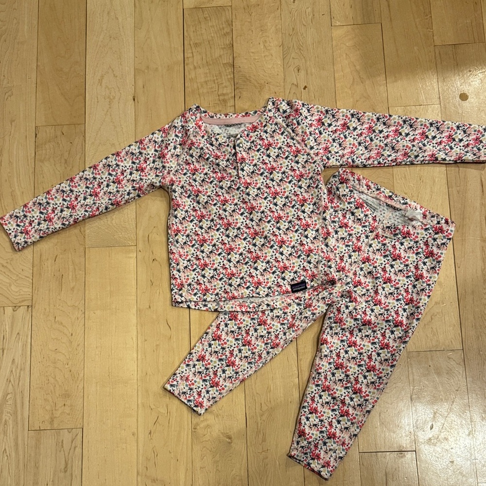 Patagonia capilene base layer 2T